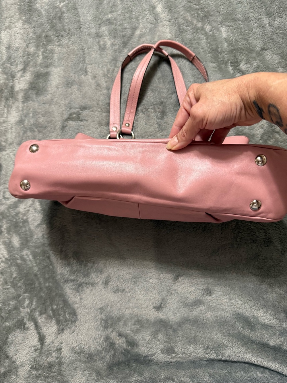 Soft Pink Leather Tote Bag with Buckle Accent - Picture 5 of 10